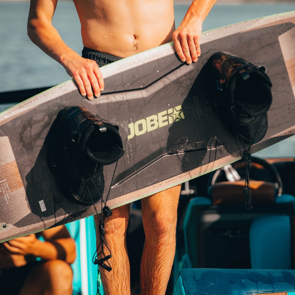Jobe conflict wakeboardset 145cm en republik wakeboardbindingen