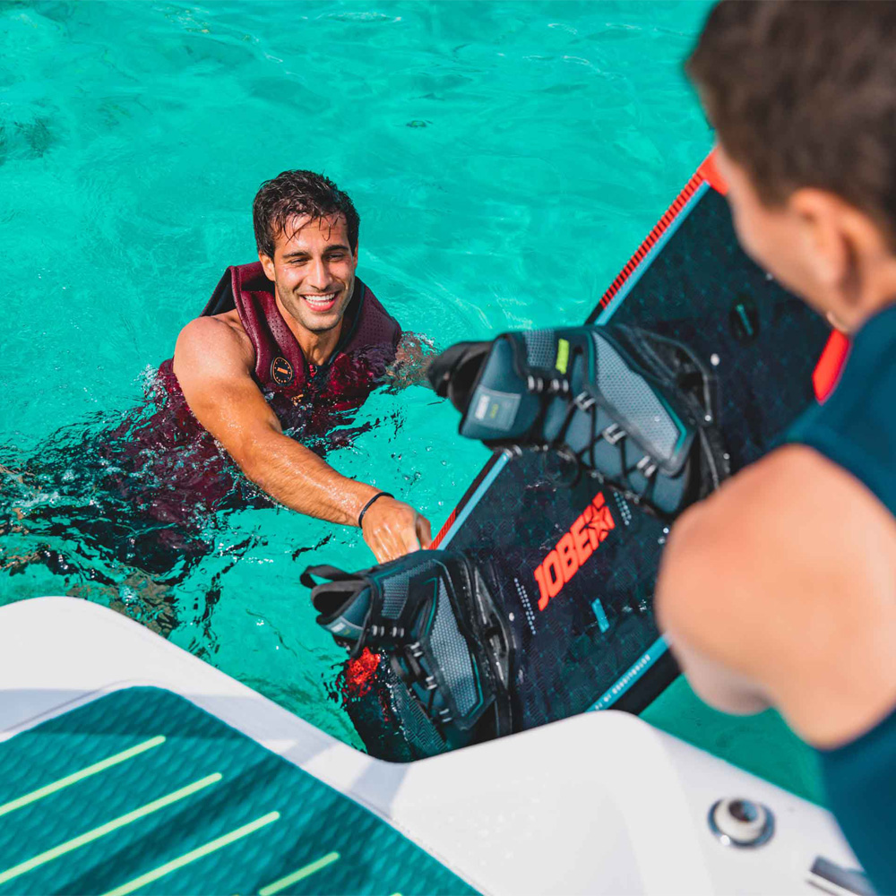 Jobe Logo series wakeboard en Maze wakeboardbindingen 138 cm